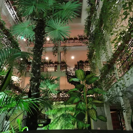 Solitaire Hotel