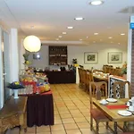 Solitaire Hotel