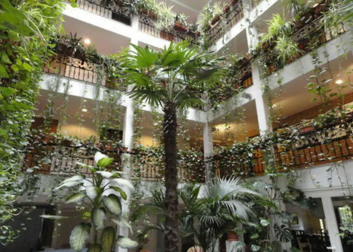 索莉塔尔酒店 3*